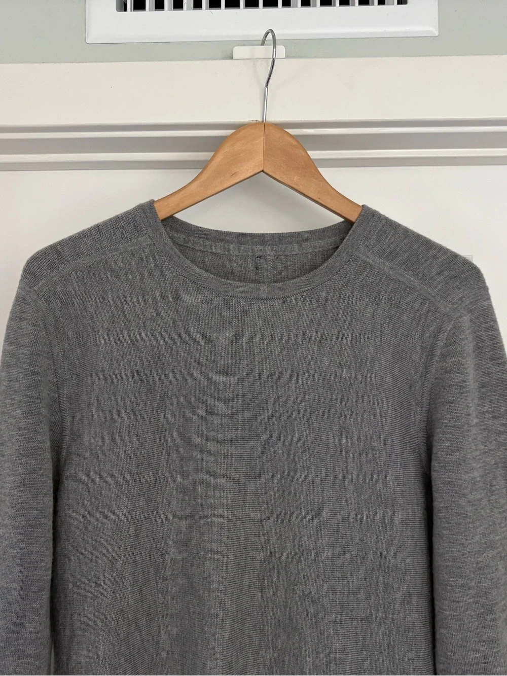 Lululemon Alpine Air Merino Wool Crew layering Sweater Size M